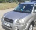 Серый Хендай Туксон, объемом двигателя 2 л и пробегом 174 тыс. км за 6500 $, фото 1 на Automoto.ua