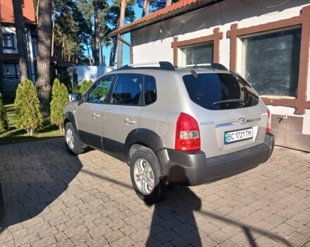 Сірий Хендай Туксон, об'ємом двигуна 2 л та пробігом 235 тис. км за 6100 $, фото 2 на Automoto.ua
