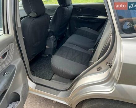 Хендай Туксон 2006 в Андрушевке на Automoto.ua Серый Хендай Туксон, объемом двигателя 1.98 л и пробегом 210 тыс. км за 7100 $, фото 11 на Automoto.ua