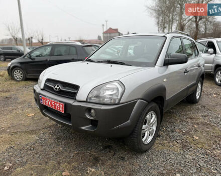 Сірий Хендай Туксон, об'ємом двигуна 2 л та пробігом 193 тис. км за 5999 $, фото 6 на Automoto.ua
