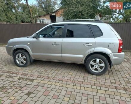 Серый Хендай Туксон, объемом двигателя 2 л и пробегом 224 тыс. км за 6900 $, фото 6 на Automoto.ua