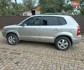 Серый Хендай Туксон, объемом двигателя 2 л и пробегом 224 тыс. км за 6900 $, фото 6 на Automoto.ua