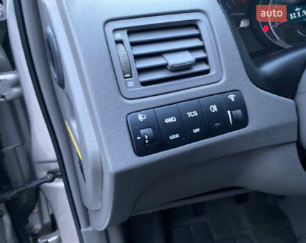 Сірий Хендай Туксон, об'ємом двигуна 2 л та пробігом 105 тис. км за 6990 $, фото 17 на Automoto.ua