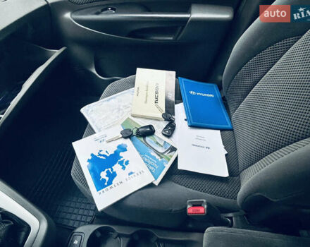 Сірий Хендай Туксон, об'ємом двигуна 1.98 л та пробігом 186 тис. км за 8200 $, фото 5 на Automoto.ua