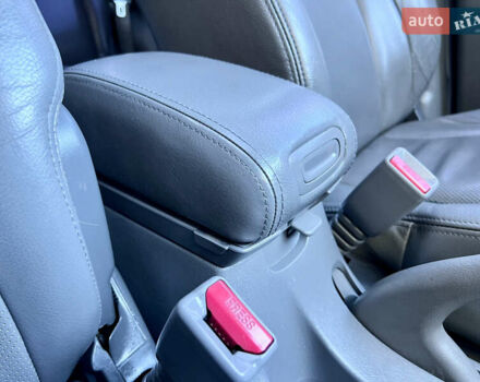 Сірий Хендай Туксон, об'ємом двигуна 2 л та пробігом 215 тис. км за 7350 $, фото 51 на Automoto.ua