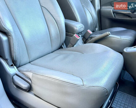 Сірий Хендай Туксон, об'ємом двигуна 2 л та пробігом 215 тис. км за 7350 $, фото 53 на Automoto.ua