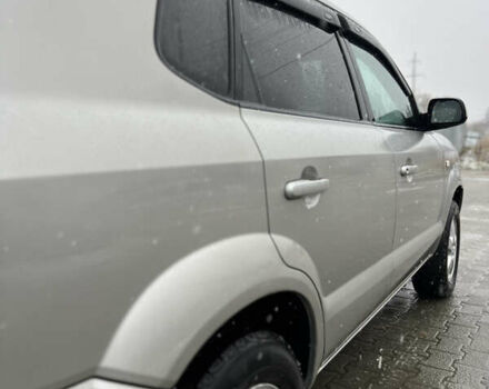 Сірий Хендай Туксон, об'ємом двигуна 1.99 л та пробігом 252 тис. км за 6700 $, фото 28 на Automoto.ua