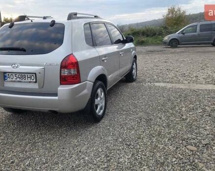 Хендай Туксон 2006 в Тячеве на Automoto.ua Серый Хендай Туксон, объемом двигателя 1.98 л и пробегом 192 тыс. км за 6950 $, фото 9 на Automoto.ua