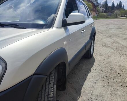 Сірий Хендай Туксон, об'ємом двигуна 2 л та пробігом 248 тис. км за 7199 $, фото 5 на Automoto.ua