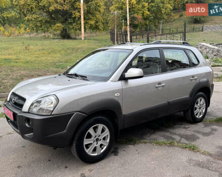 Сірий Хендай Туксон, об'ємом двигуна 2 л та пробігом 194 тис. км за 7999 $, фото 11 на Automoto.ua