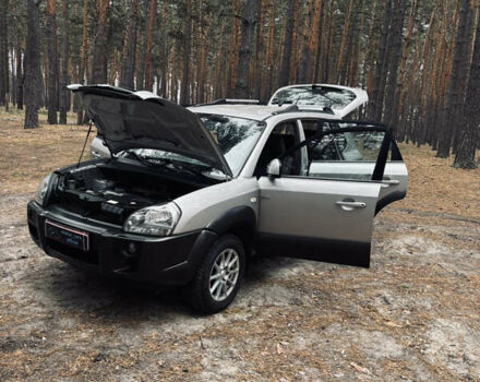 Сірий Хендай Туксон, об'ємом двигуна 1.98 л та пробігом 186 тис. км за 8200 $, фото 29 на Automoto.ua