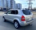 Сірий Хендай Туксон, об'ємом двигуна 2 л та пробігом 245 тис. км за 6500 $, фото 1 на Automoto.ua