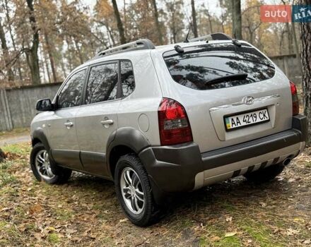Хендай Туксон 2006 в Киеве на Automoto.ua Серый Хендай Туксон, объемом двигателя 1.98 л и пробегом 198 тыс. км за 7100 $, фото 12 на Automoto.ua