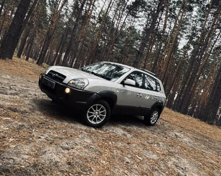 Сірий Хендай Туксон, об'ємом двигуна 1.98 л та пробігом 186 тис. км за 8200 $, фото 11 на Automoto.ua