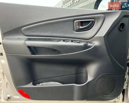 Серый Хендай Туксон, объемом двигателя 2 л и пробегом 263 тыс. км за 7440 $, фото 14 на Automoto.ua