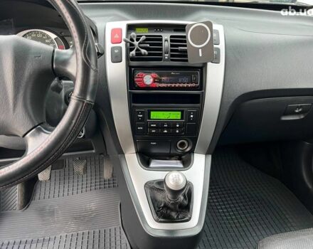 Сірий Хендай Туксон, об'ємом двигуна 2 л та пробігом 263 тис. км за 7440 $, фото 24 на Automoto.ua
