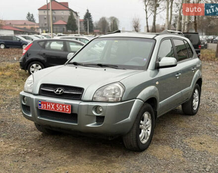 Серый Хендай Туксон, объемом двигателя 2 л и пробегом 231 тыс. км за 6999 $, фото 3 на Automoto.ua