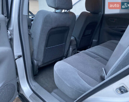 Сірий Хендай Туксон, об'ємом двигуна 2 л та пробігом 105 тис. км за 6990 $, фото 19 на Automoto.ua