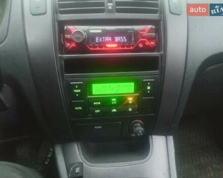 Серый Хендай Туксон, объемом двигателя 2 л и пробегом 226 тыс. км за 6200 $, фото 20 на Automoto.ua