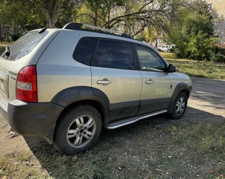 Хендай Туксон 2006 в Краматорске на Automoto.ua Серый Хендай Туксон, объемом двигателя 2 л и пробегом 300 тыс. км за 3500 $, фото 4 на Automoto.ua