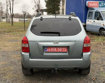 Серый Хендай Туксон, объемом двигателя 2 л и пробегом 231 тыс. км за 6999 $, фото 6 на Automoto.ua