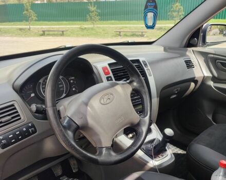 Сірий Хендай Туксон, об'ємом двигуна 2 л та пробігом 248 тис. км за 7199 $, фото 6 на Automoto.ua