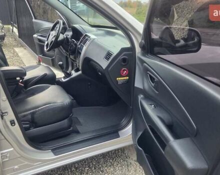 Хендай Туксон 2006 в Тячеве на Automoto.ua Серый Хендай Туксон, объемом двигателя 1.98 л и пробегом 192 тыс. км за 6950 $, фото 14 на Automoto.ua