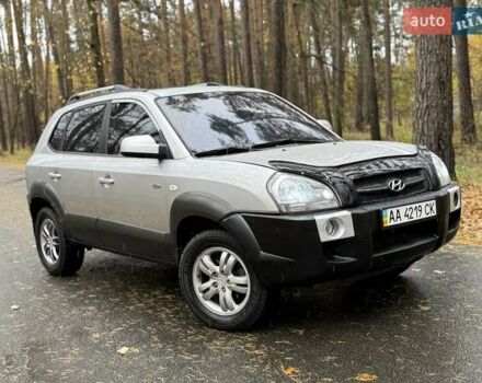 Хендай Туксон 2006 в Киеве на Automoto.ua Серый Хендай Туксон, объемом двигателя 1.98 л и пробегом 198 тыс. км за 7100 $, фото 2 на Automoto.ua