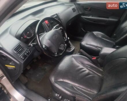 Серый Хендай Туксон, объемом двигателя 2 л и пробегом 226 тыс. км за 6200 $, фото 13 на Automoto.ua