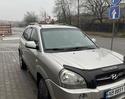 Серый Хендай Туксон, объемом двигателя 1.98 л и пробегом 193 тыс. км за 6500 $, фото 30 на Automoto.ua