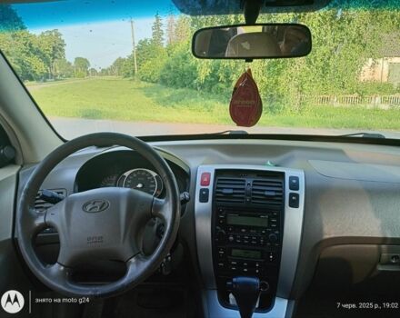 Сірий Хендай Туксон, об'ємом двигуна 2 л та пробігом 270 тис. км за 7000 $, фото 6 на Automoto.ua