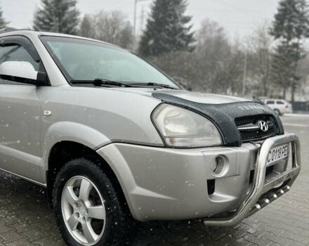 Сірий Хендай Туксон, об'ємом двигуна 1.99 л та пробігом 252 тис. км за 6700 $, фото 15 на Automoto.ua