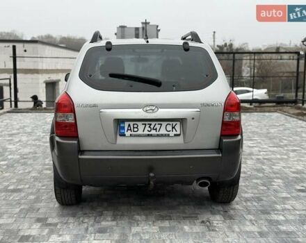 Серый Хендай Туксон, объемом двигателя 1.98 л и пробегом 252 тыс. км за 6950 $, фото 10 на Automoto.ua