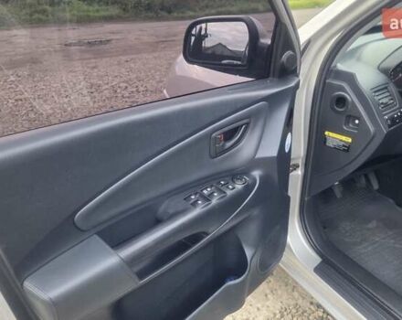 Хендай Туксон 2006 в Тячеве на Automoto.ua Серый Хендай Туксон, объемом двигателя 1.98 л и пробегом 192 тыс. км за 6950 $, фото 18 на Automoto.ua