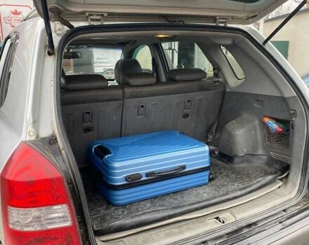 Серый Хендай Туксон, объемом двигателя 1.98 л и пробегом 252 тыс. км за 6199 $, фото 7 на Automoto.ua