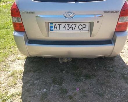 Сірий Хендай Туксон, об'ємом двигуна 2 л та пробігом 288 тис. км за 8100 $, фото 3 на Automoto.ua