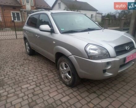 Серый Хендай Туксон, объемом двигателя 2 л и пробегом 226 тыс. км за 6200 $, фото 6 на Automoto.ua