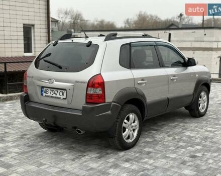 Серый Хендай Туксон, объемом двигателя 1.98 л и пробегом 252 тыс. км за 6950 $, фото 7 на Automoto.ua