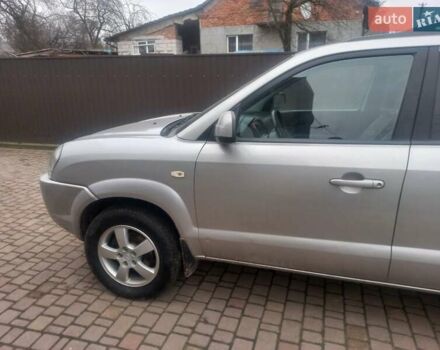 Серый Хендай Туксон, объемом двигателя 2 л и пробегом 226 тыс. км за 6200 $, фото 11 на Automoto.ua