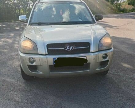 Сірий Хендай Туксон, об'ємом двигуна 2 л та пробігом 270 тис. км за 7000 $, фото 1 на Automoto.ua