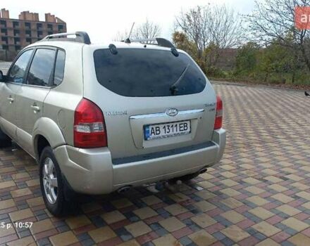 Серый Хендай Туксон, объемом двигателя 1.99 л и пробегом 303 тыс. км за 6500 $, фото 6 на Automoto.ua