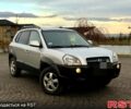 Сірий Хендай Туксон, об'ємом двигуна 2 л та пробігом 256 тис. км за 7300 $, фото 1 на Automoto.ua