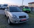 Сірий Хендай Туксон, об'ємом двигуна 2 л та пробігом 190 тис. км за 7300 $, фото 1 на Automoto.ua
