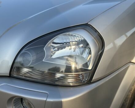 Серый Хендай Туксон, объемом двигателя 2 л и пробегом 188 тыс. км за 8800 $, фото 23 на Automoto.ua