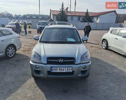 Сірий Хендай Туксон, об'ємом двигуна 1.98 л та пробігом 235 тис. км за 8200 $, фото 4 на Automoto.ua