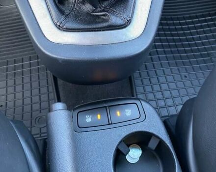 Серый Хендай Туксон, объемом двигателя 1.98 л и пробегом 220 тыс. км за 8500 $, фото 16 на Automoto.ua