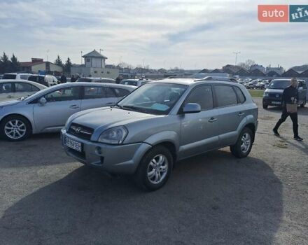 Сірий Хендай Туксон, об'ємом двигуна 1.98 л та пробігом 235 тис. км за 8200 $, фото 2 на Automoto.ua