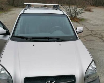 Сірий Хендай Туксон, об'ємом двигуна 1.98 л та пробігом 160 тис. км за 8000 $, фото 2 на Automoto.ua