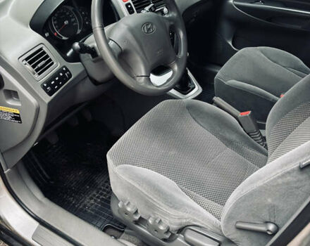 Сірий Хендай Туксон, об'ємом двигуна 1.98 л та пробігом 186 тис. км за 8200 $, фото 38 на Automoto.ua