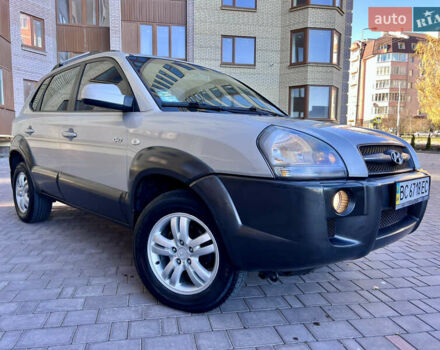 Сірий Хендай Туксон, об'ємом двигуна 2 л та пробігом 215 тис. км за 7350 $, фото 2 на Automoto.ua